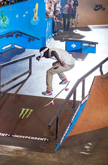 <!--am16sun-->

Just can’t get enough of Zion. He uses the power of the Conch to fuel this KF BS Lipslide.

