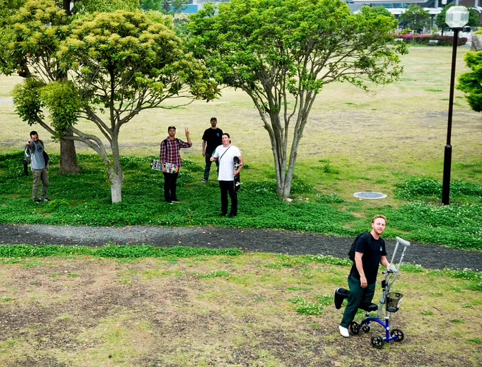 <!--daja18-day1-->

These dudes have been doing event set-up all day aka banner work, not to mentioned very jet lagged, so time to call it! We’ll see you tomorrow for official practice time!
