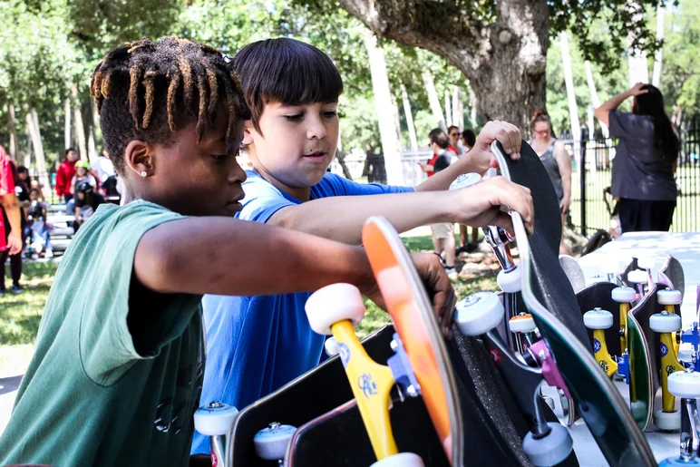 <!--canndaidb4b-->

The students got to pick out their new Crailtap completes.