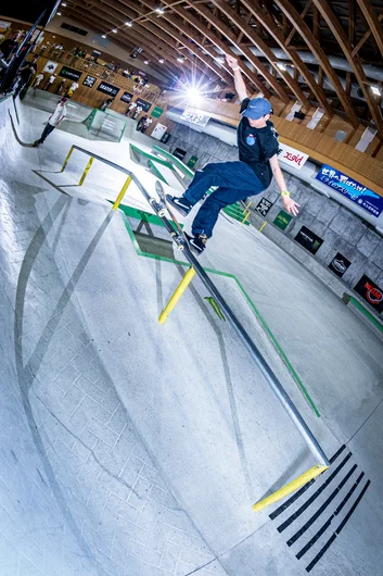 Miyuu Ito coming straight out the gate with a gap to front blunt on the a-frame rail.

<!--damnamjapan2023womensfinals-->