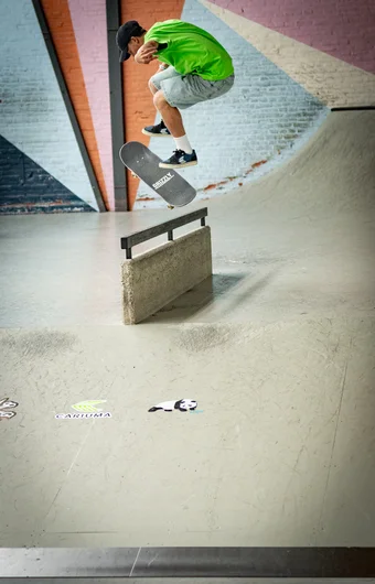 Max Berguin, Kickflip Frontside Bluntslide.
<!--damnambreda22finalsphotos-->