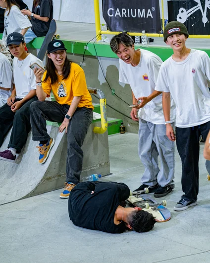 Oh great now one of the skaters is on the ground. What the hell is happening.

<!--damnamjapan2023mensqualifiers-->
