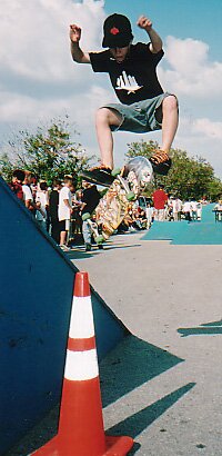 596