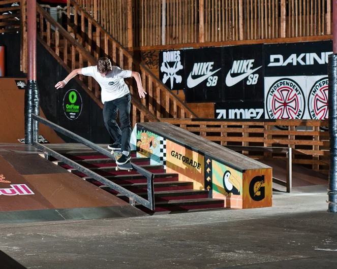 <!--ta14-fd-->

Flawless back smith down the rail by Mateo Rael.