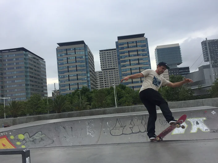 <!--17proopen-->

This is one of three skateparks on the beach. Schaefer takes it to fakie.