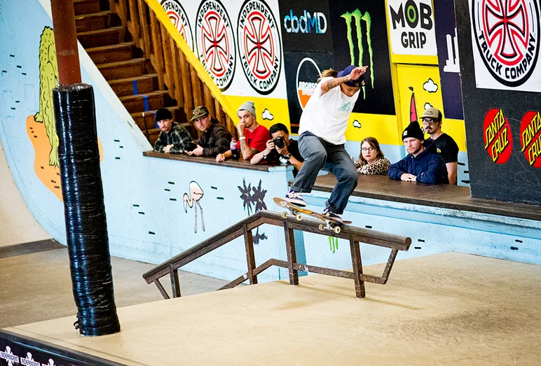 <!--pro20saturday-->

Not a small bump to bar, Margielyn gets the Bluntslide.
