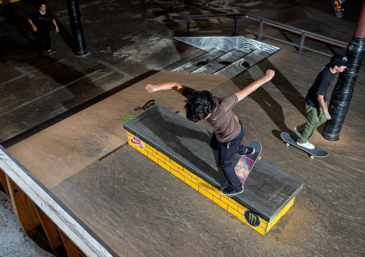 <!--am17friday-->

Uncle Same takes advantage of the copious amounts of wax that has been added to his local ledge gliding a BS Noseblunt Slide to completion.