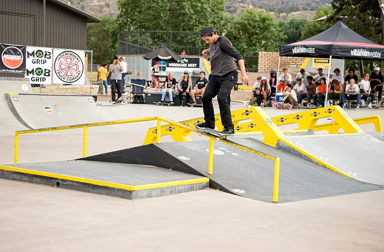 <!--daww17finals-->

Whether it’s best trick or finals, Mike Piwowar has been makin a ripple in these contests lately; Switch 5050.