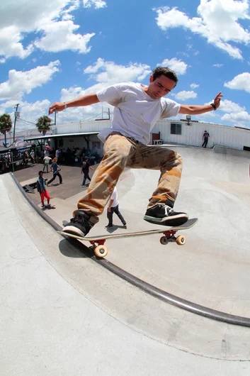 <!--gsd16-->

Paolo going up there with a 5-0 in the concrete section.