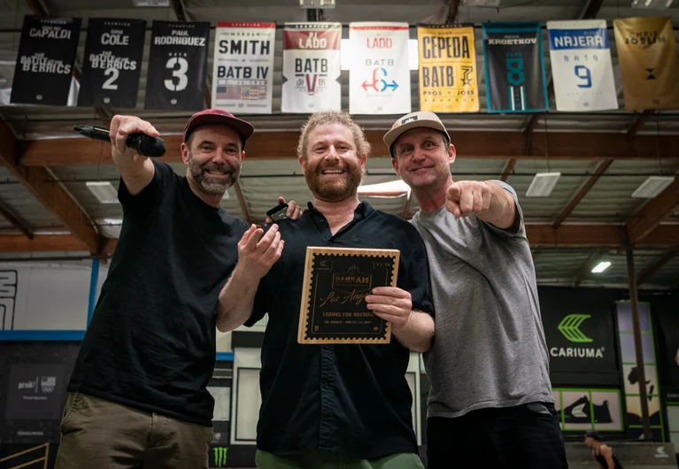 Who would give this human version of a moldy ham sandwich an award?!

<!--damnamla22finals-->