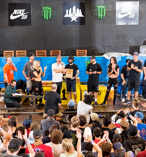 <!--pro17-finals-->

Kiko excepts the award on behalf of the Auxiliary  Channel that handles the live broadcast.