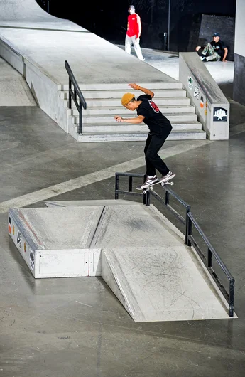 <!--dala18finals-->

Netflix TV star Lucas Alves Backsmithing on the main stage.