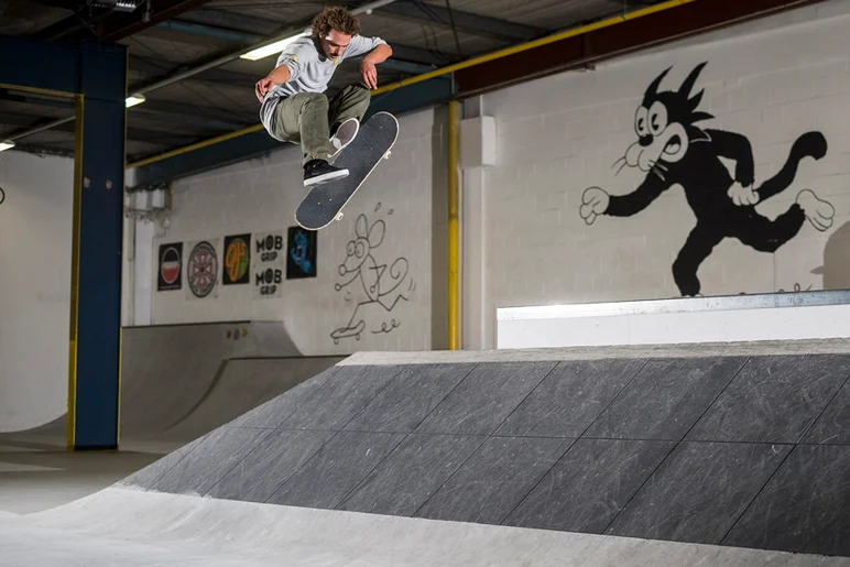 <!--daamsday1-->

Rob Maatman - 360 kickflip
