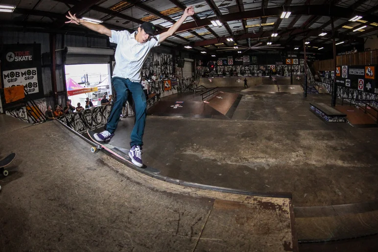 <!--bff2019-->

Jake Yanko : Smith from the Roll-in to the Small Quarterpipe.