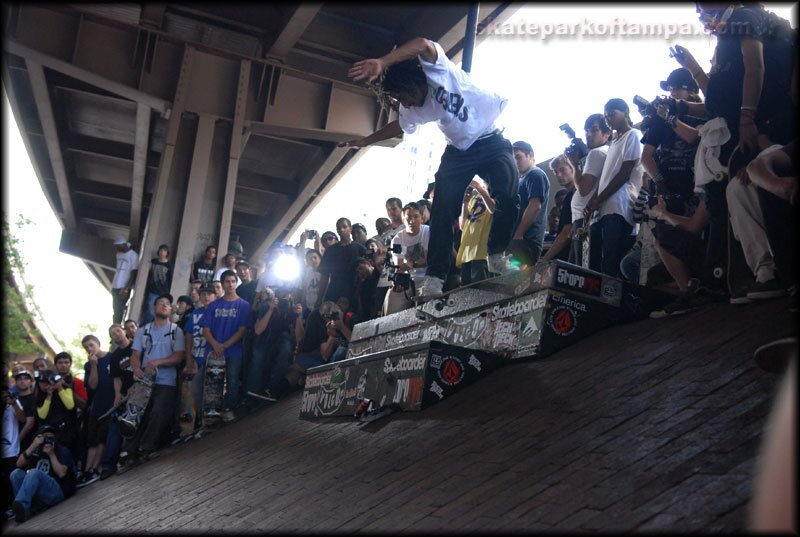 Benny Fairfax - backside lipslide