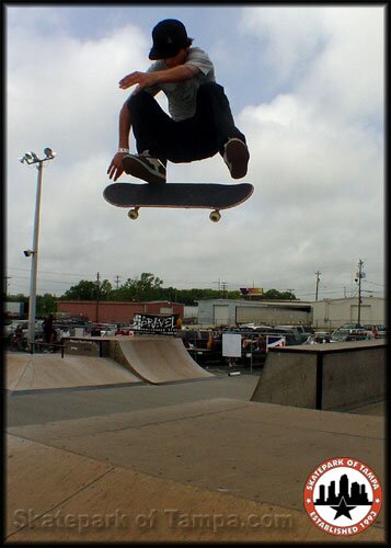 Abdias Rivera - frontside flip