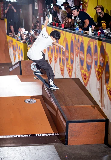 Heelflip Master Kairi Netsuke, fittingly Heelflips into a Front Crook.
<!--sundaytampapro2021-->