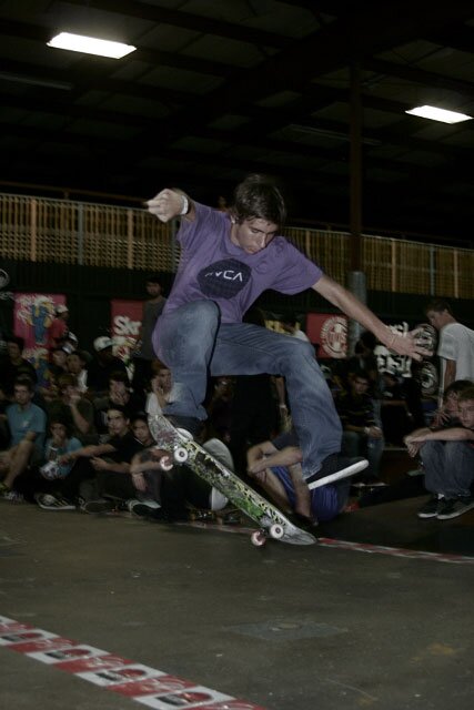 eS Game of SKATE at SPoT 2009 - Mike Dalbow