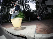 Jata - kickflip.