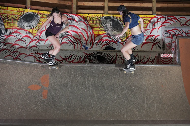 <!--girlsmeetupphotos-->

Alex & Marlee : Doubles Disasters