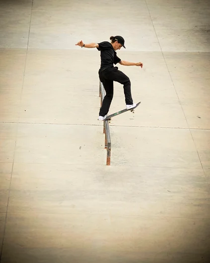 <!--da-chicago16-sat-->

Jereme Knibbs Front Blunt Slides all on his lonesome.