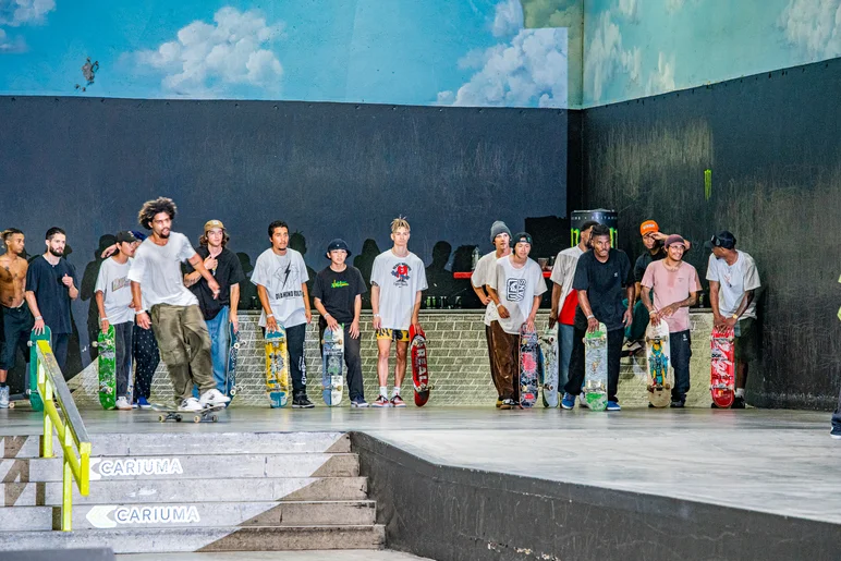 Look at this line-up of fine amateur skateboarders.

<!--damnamla2023besttrick-->