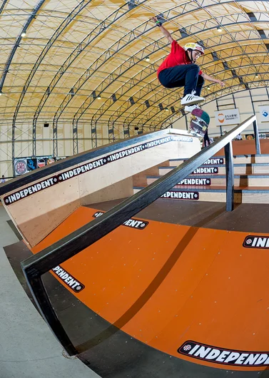 <!--daja18-day1-->

Wakyo Sakamoto putting down KF Front Boards on this rather large rail every try…heavy!

