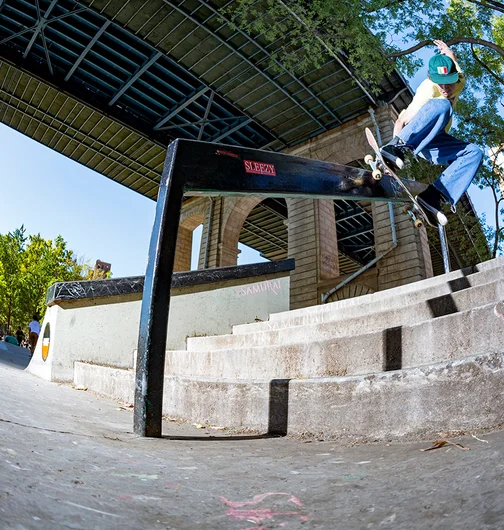 <!--danyc17-finals-->

Never too early to start getting creative, Shane Farber takes one outta RyRey’s page with an Early Grab Rail Bonk.