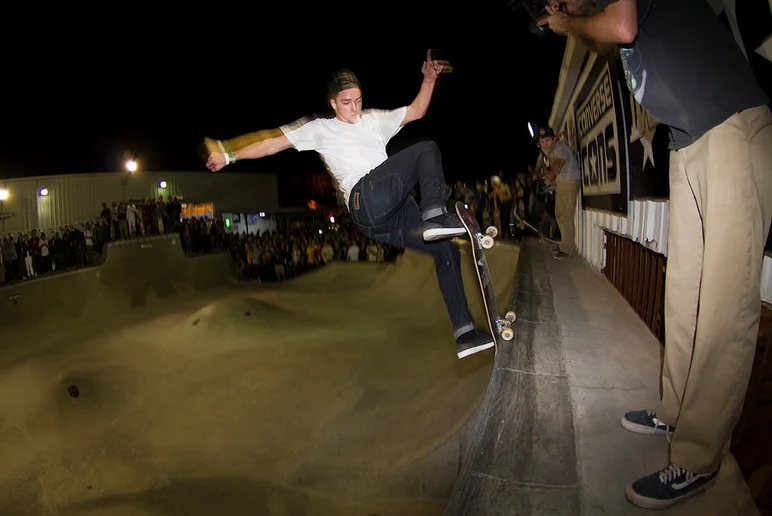 <!--am16consjam-->

Dalton Dern, Frontside Bluntslide