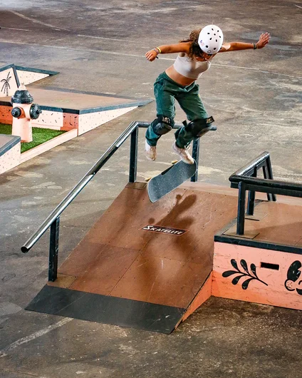 Danicah Sanchez - A-Frame Kickflip

<!--schoolsoutjam2023-->