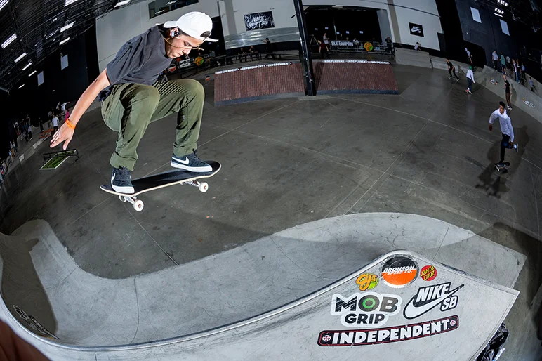 <!--dala18practice-->

Niko Howard Nollie Back 180s the qp hip. Looks difficult and scary.
