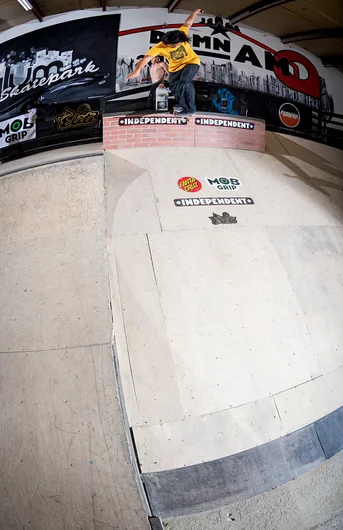 <!--dachi19d1-->

Before registration duty Uncle Sam saw this Damn Am/Asylum mural and was all: Yo…! I gotta get a Backtail in front of that.
