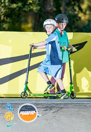 <!--daaus-fri-->

Shit just don’t change... different country same struggles. The fungus known as razor scooter kids.