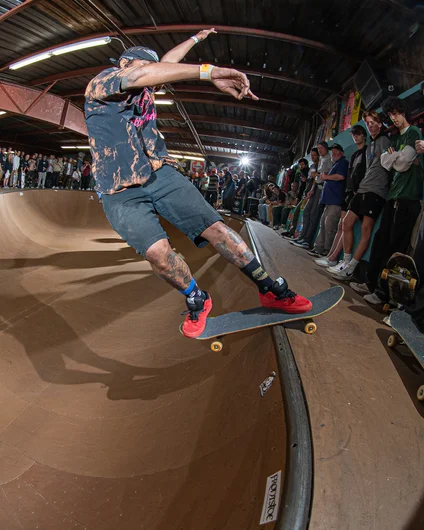 Red Halfcabs are definitely a look! Rashard Lloyd bringing the style on that rock n roll

<!--oldmanbowljam23-->