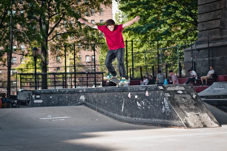 <!--nyc14day3-->

Derek Acosta holds a solid back nosegrind to the end.