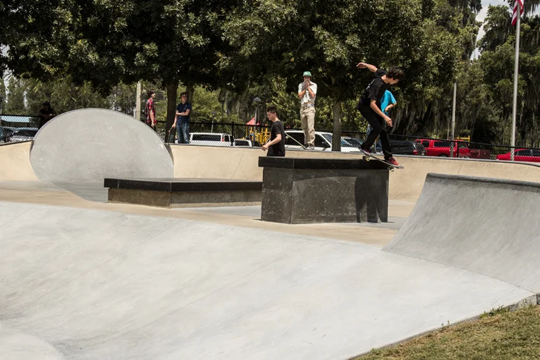 <!--sllakai14-->

Daniel Espinoza: BS Smith on the big block.
