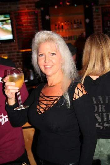 <!--ta14-fn-->
Linda Dern is here for the weekend to support her sons.