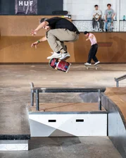 Mikey's kickflip fol