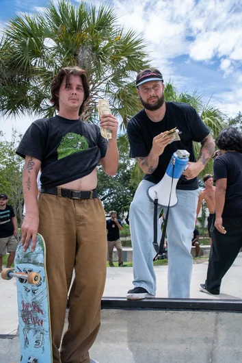 <!--gsd21-->
Flipping into grinds will get you paid. Marse is stacking bread fast.