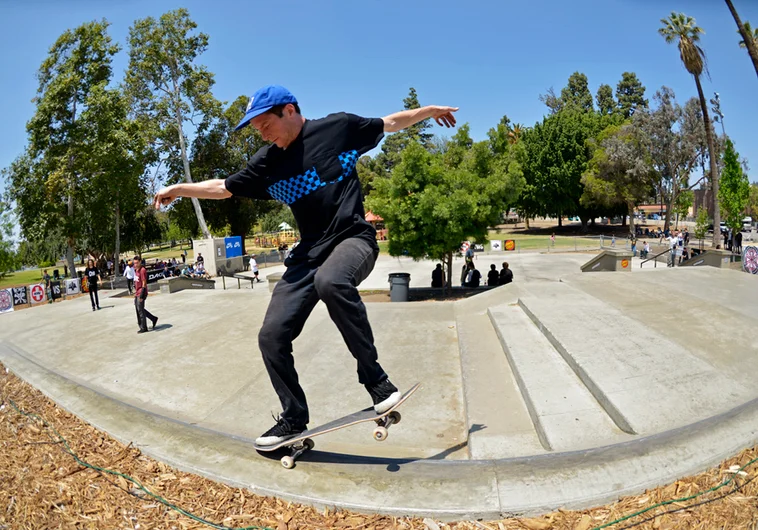 <!--dala153-->

Chris Colbourn didn’t make the finals, but still ripped the whole park with awesome maneuvers like this Frontside Nosegrind from the 3 stair all the way to the brink.