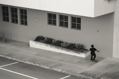 Uncle Sam got some tricks on it too. Here's a nollie lipslide shuv out.<!-- sllakai14 -->