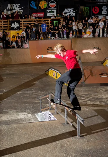 <!--am17satquals-->

Jake Wooten takes a break from being in the air and comes back to earth just long enough for this Front Blunt.