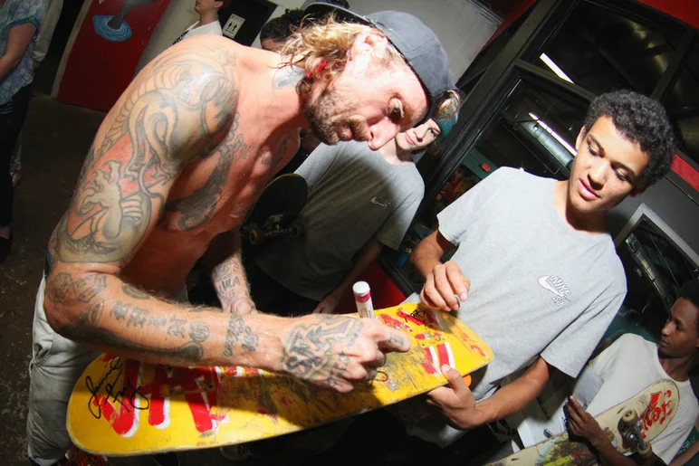 <!--dwdemo2018-->

Lizard King is a champ... he signed a few early autographs for those that just can’t wait in line.
