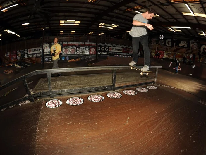 <!-- amdec13fri -->

Nate Greenwood on a smooth backside tailslide across the pyramid rail.