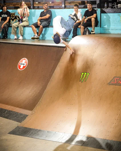 Karis goin' upside down into the Kahuna!


<!--schoolsoutjam24-->