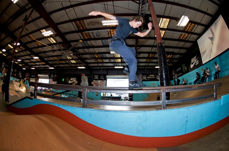 <!--am15sunday-->

Just hours before his flight home to Belgium, Axel Bluntslides into 4th Place.  Yea Axel!!