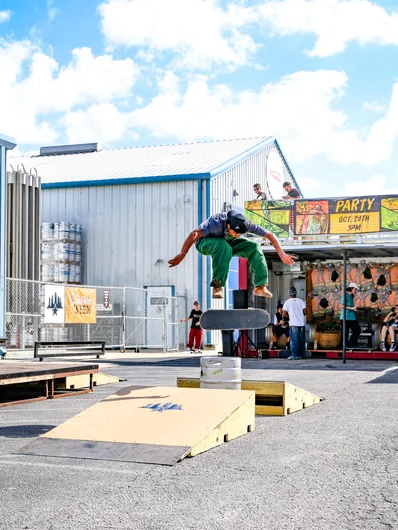 Serge got a few tricks in before the party started. Backside Flip over the Keg


<!--cigarcityjaialaiween2023-->