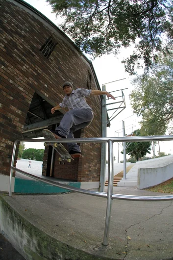 <!-- ffnwinterhavenjan14 -->
Joe came out from the stage and landed into a smooth front nose on this rail. 