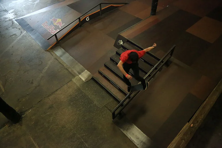 <!-- vdaymassacre2013 -->

Bird's eye view of a noseblunt.