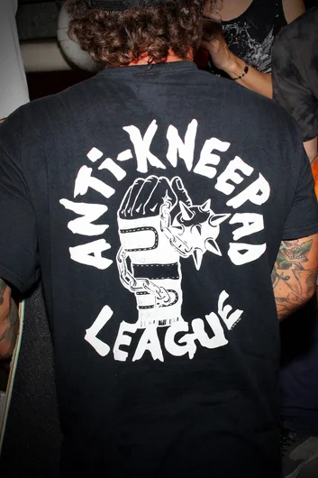 <!--ombj18-->
No Kneepads Ever!